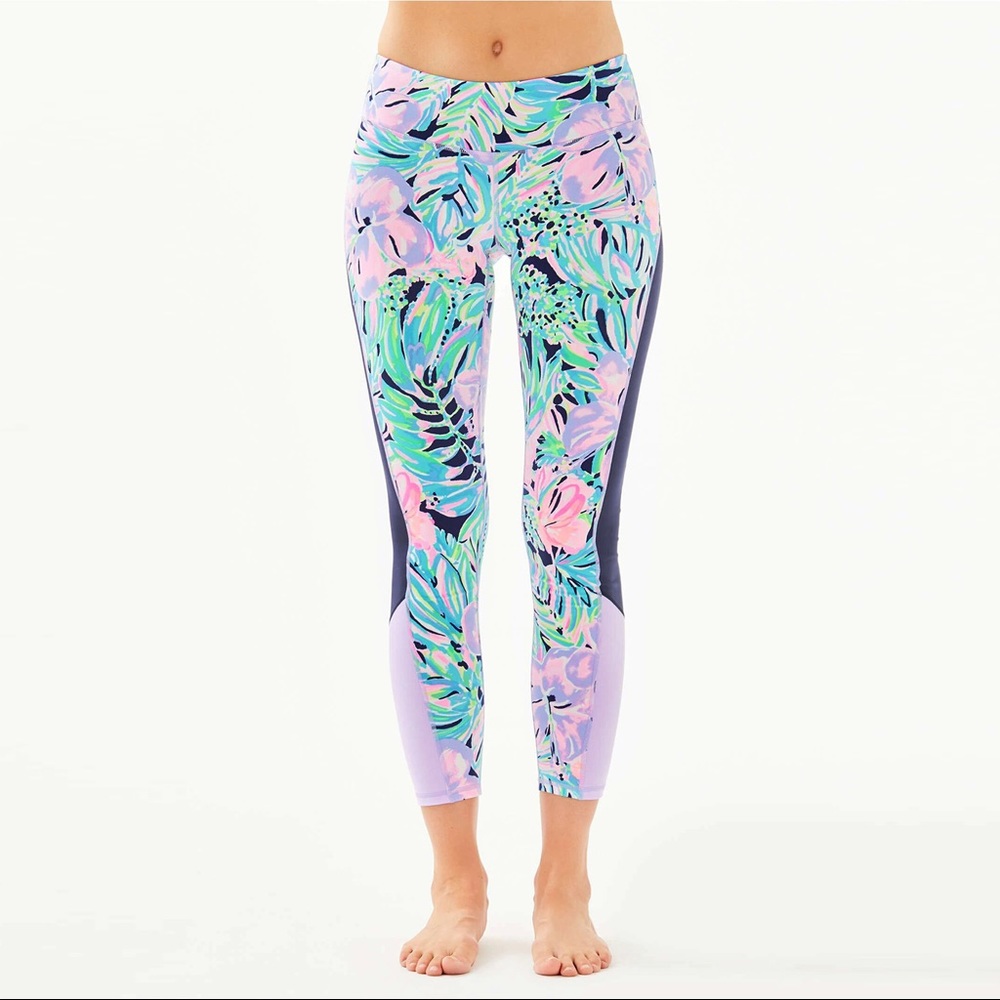 Lilly Pulitzer UPF 50+ LUXLETIC 26" WEEKENDER LEGGING
